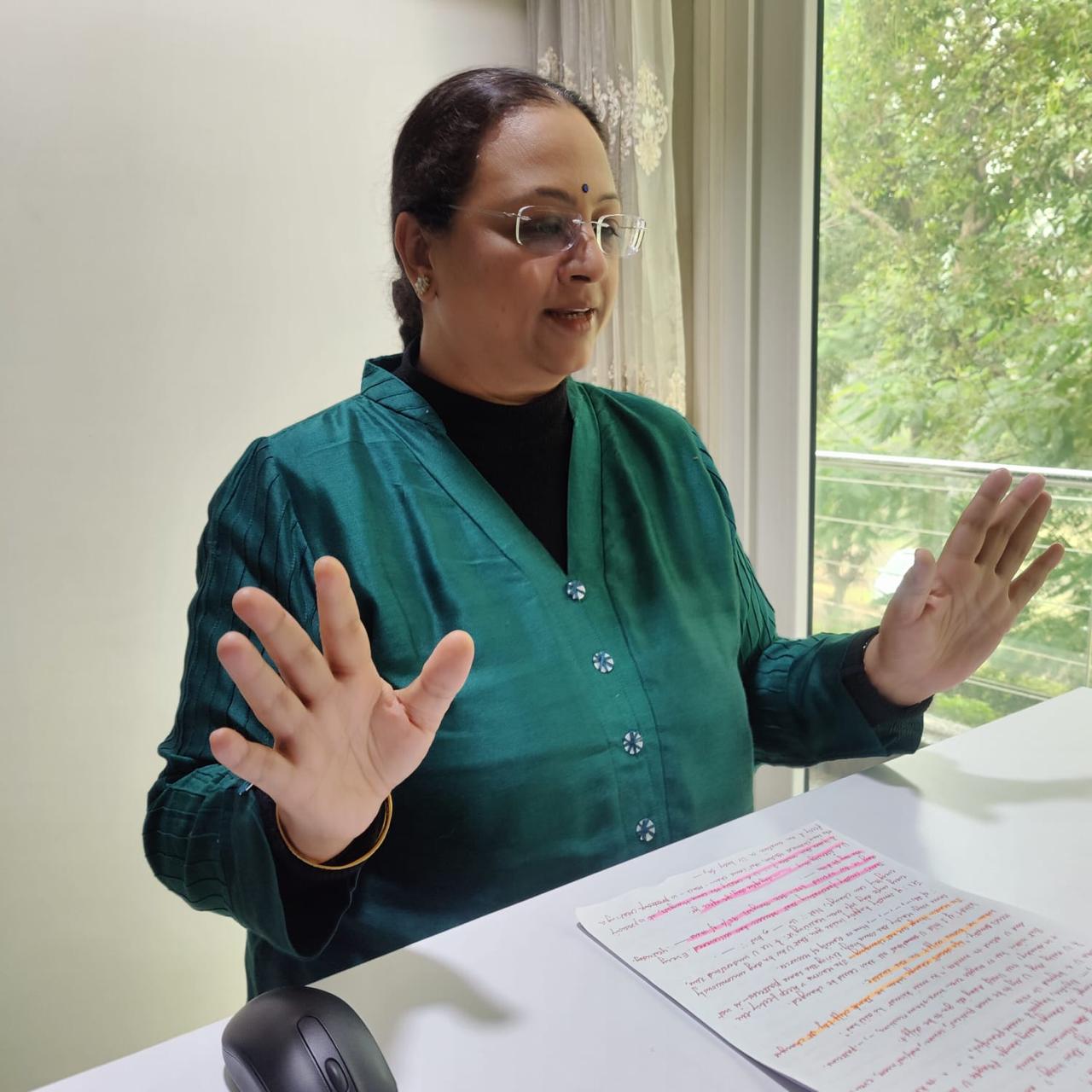 Sunali speaking with expressive presence