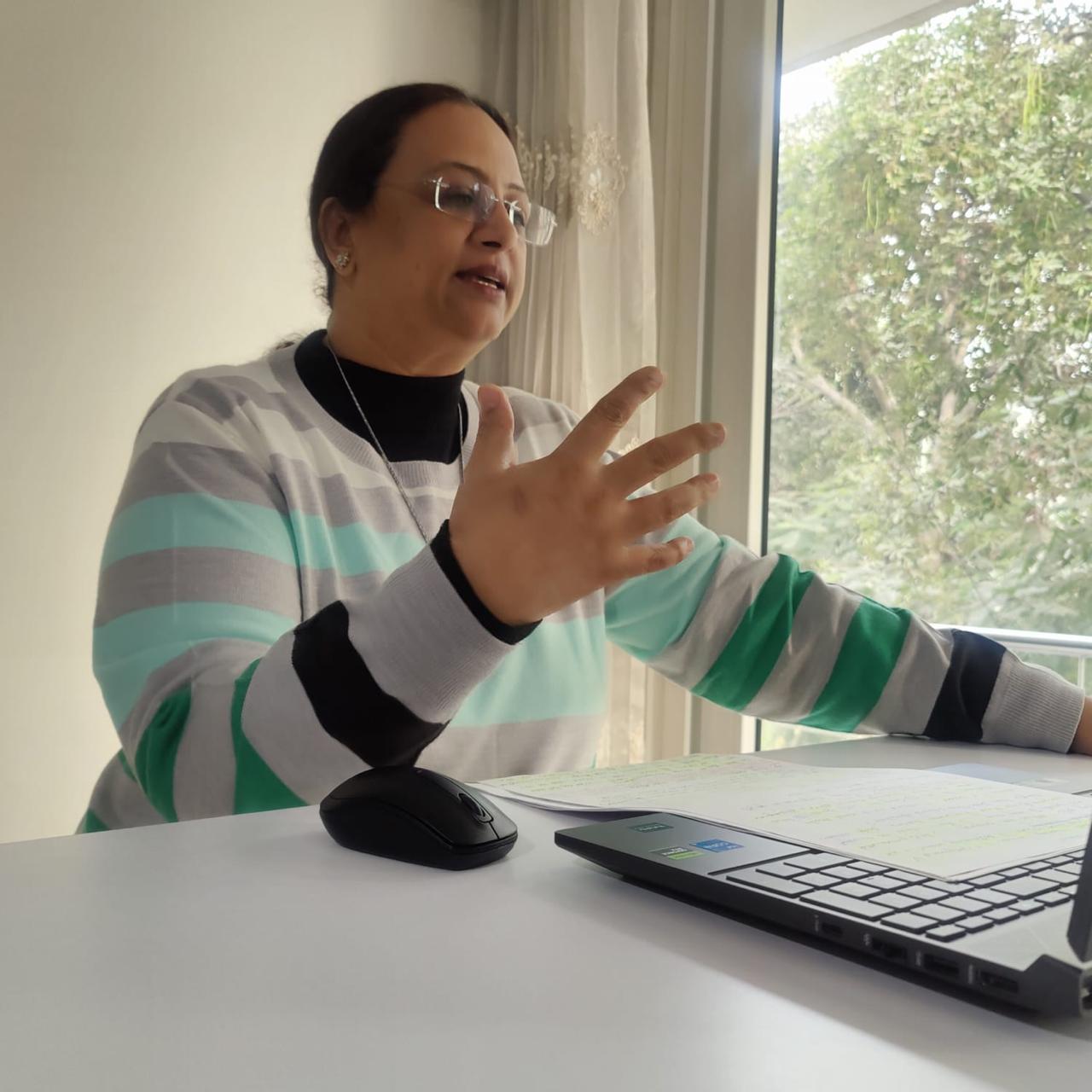 Sunali coaching during a live session